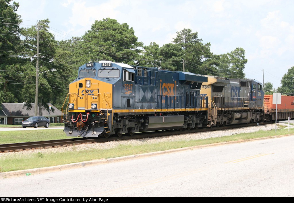 CSX 3247 and 7703